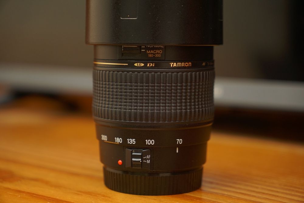Objetiva Tamron AF 70-300mm F/4-5.6 XR Di LD Macro - Canon EF-mount