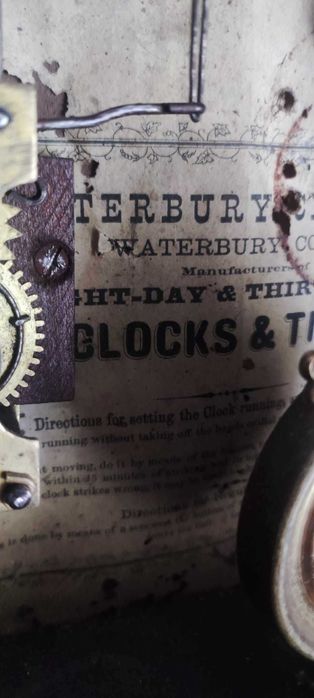 Relógio de capela antigo da Waterbury Clock, 1895