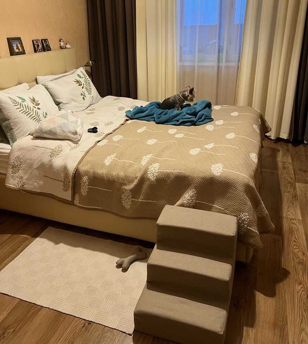 Сходинки приліжкові для тварин