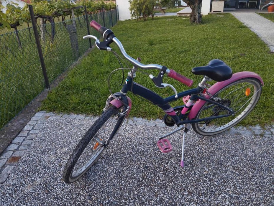 Vende-se bicicleta de menina.