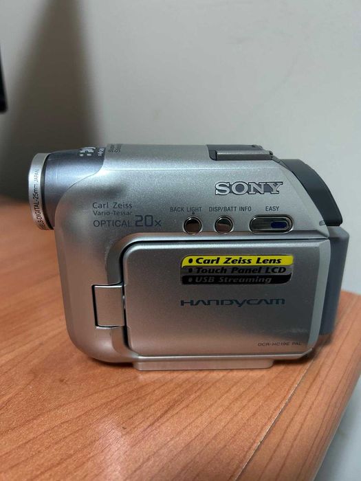 Máquina fotográfica Canon EOS400D + Câmara filmar Sony (não funcionam)