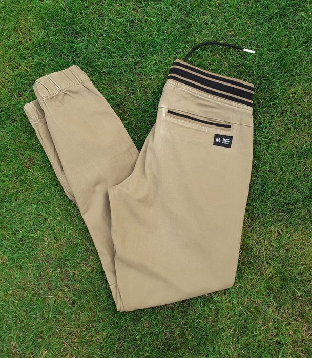 Spodnie joggersy CROPP rozm 28