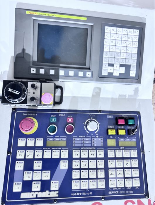 Pulpit sterowniczy Fanuc Series Oi-Mc + Manipulator