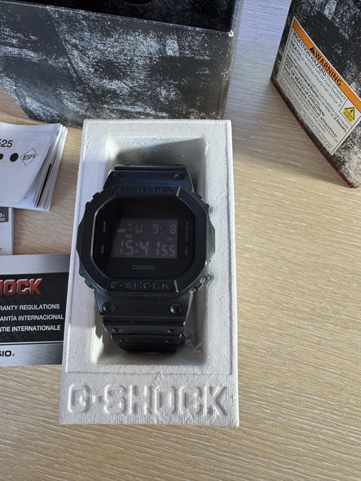 Годинник casio G-shock DW5600BB-1