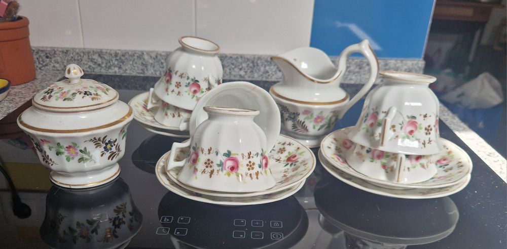 Antique Tea Set456772915204597760