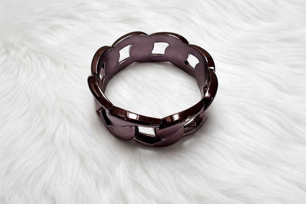 Brązowa metaliczna bransoletka w stylu łańcucha – elegancki dodatek