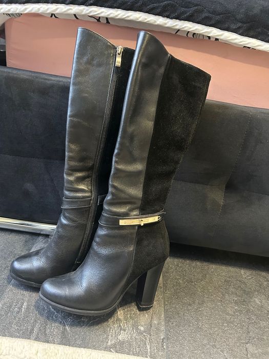 Взуття шкіряне зі встравкою замши