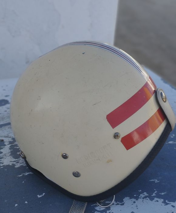Capacete simples usado