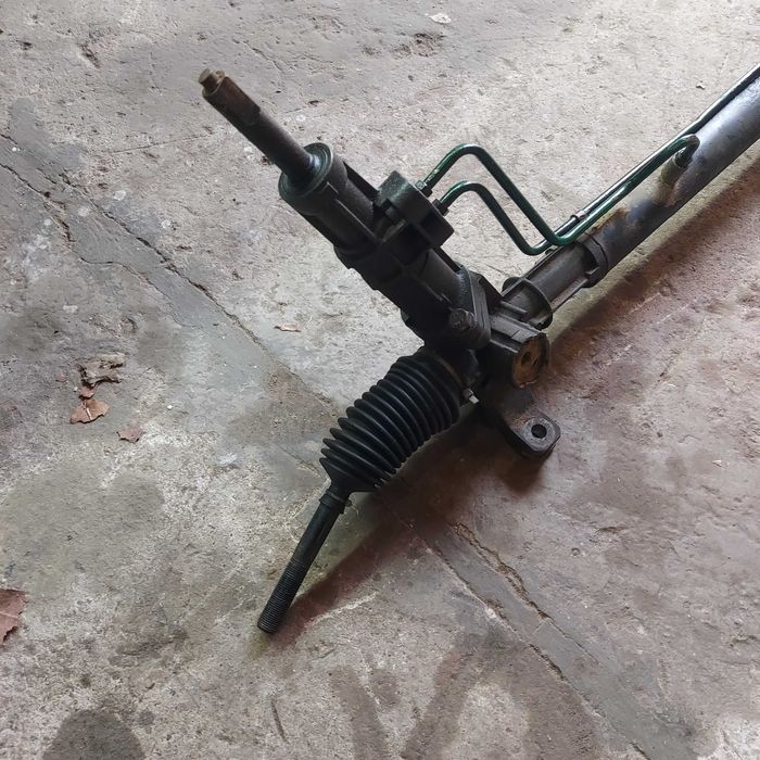Рулевая рейка под ремонт