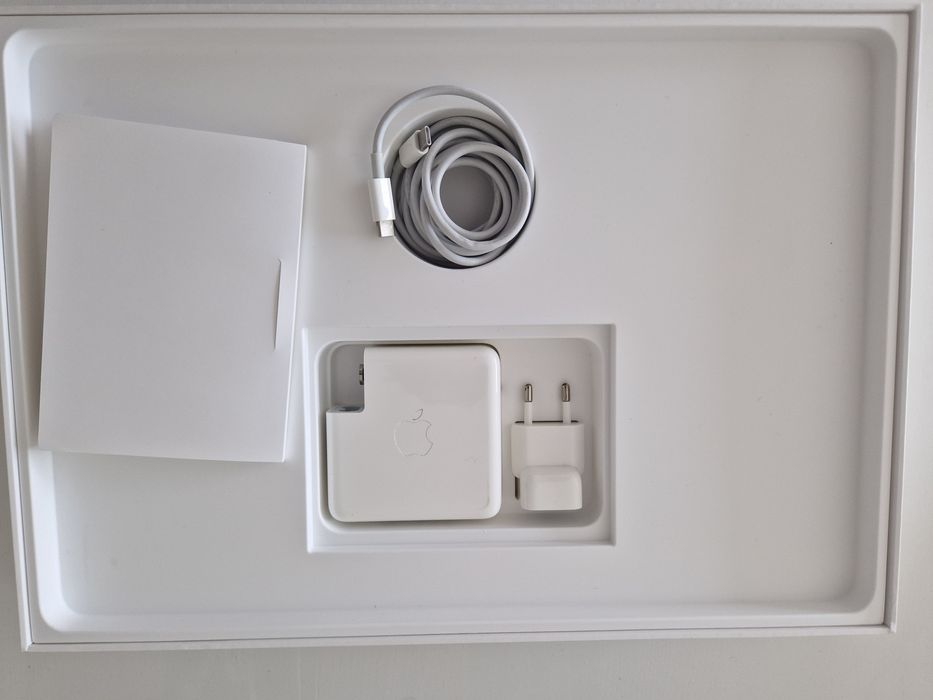 MacBook Pro 15" | 2019 | i9-2,3GHz | 16GB | 512 SSD | Radeon Pro|