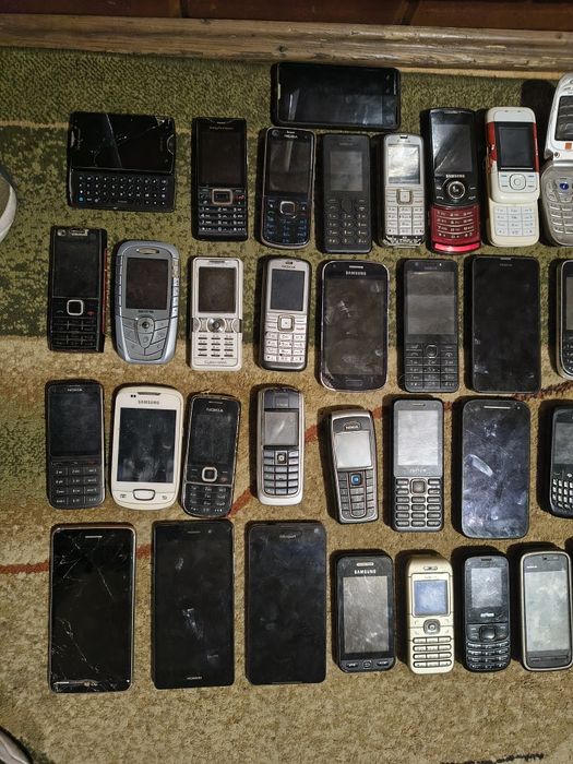 Telefony komórkowe retro