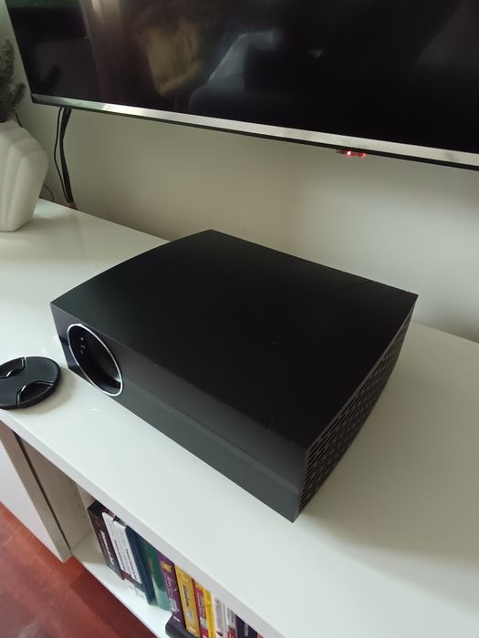 Projector F20 video theater novo