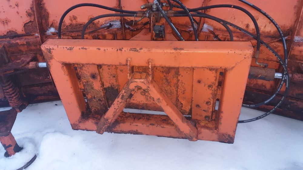 Pług do odśnieżania strzałkowy 2.40cm