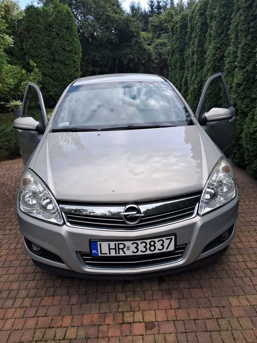 OPEL ASTRA H 2009r. 1,4 B+G KLIMATYZACJA na Łańcuszku.