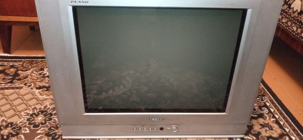 Телевізор Samsung Plano.