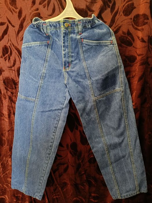 Джинсы молодежные, модные