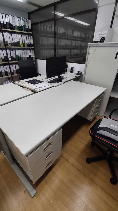 Mobiliário de Escritório – Secretárias (GRÁTIS)