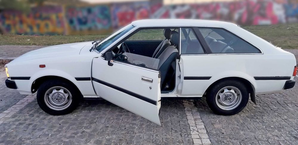 TOYOTA COROLA LIFTBACK DX COUPÉ 1.3 (KE70) Carro clássico 1981
