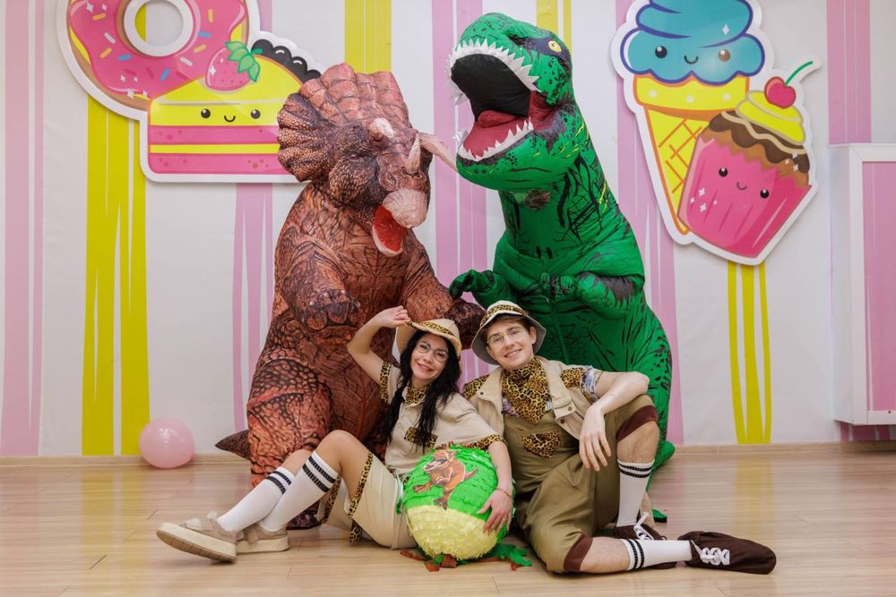 Аніматори на дитяче свято Львів та область:Бульбашкове та паперове шоу