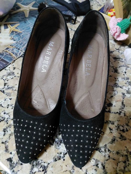 Sapato de senhora preto clássico