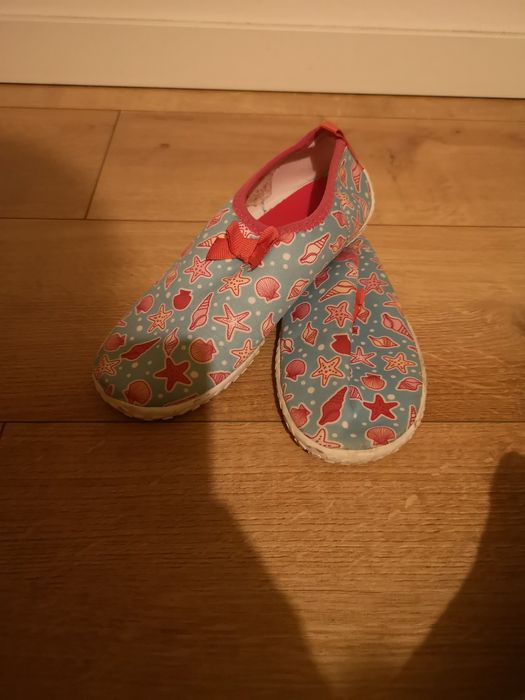 Buty do wody w rozmiarze 34