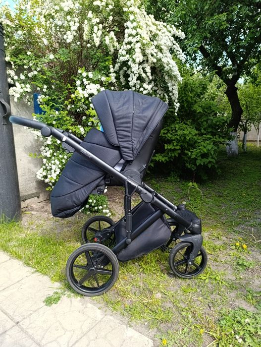 Продам Коляску 3 в 1