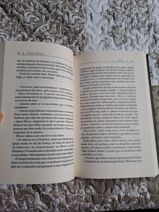 Livro "Brida" de Paulo Coelho