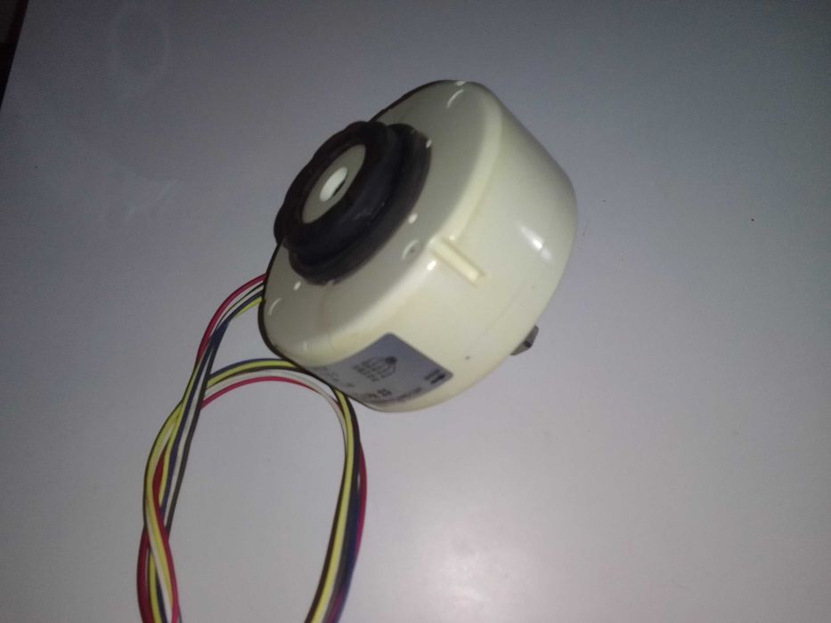 Silnik Nidec DC310V 8P 36W max 1120r/min od oczyszcza za pow. PHILIPS