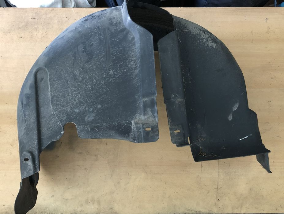 2 Resguardos trás guarda-lamas VW Golf 4 de 1998 a 2004