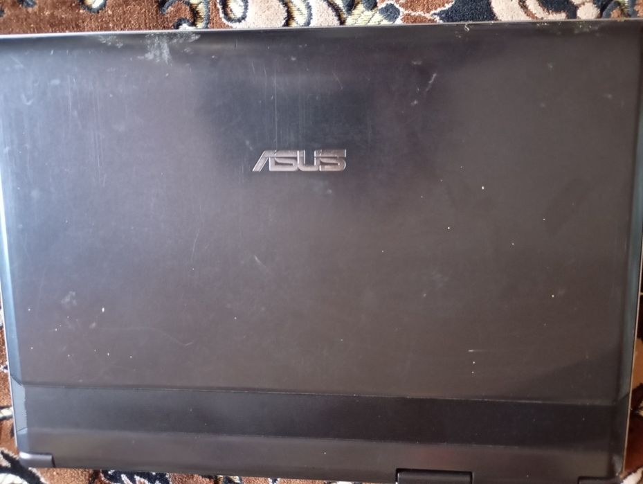 Ноутбук на запчастини