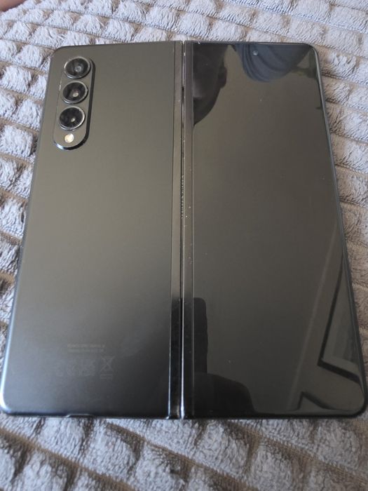 Samsung Galaxy Z Fold 3