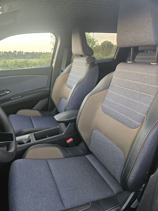Renault 5 E-Tech Tecno 150cv 2025  52 kWh 16.000 km  Com IVA Dedutível