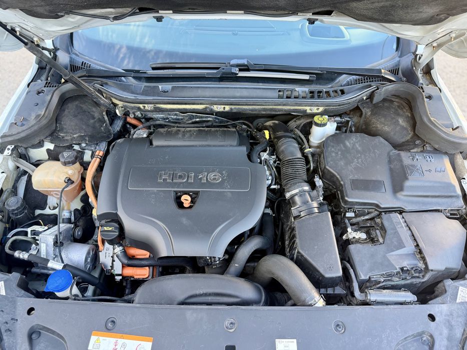 Peugeot 508 RXH 2.0 HDi Hybrid4 2-Tronic (modelo 2015)