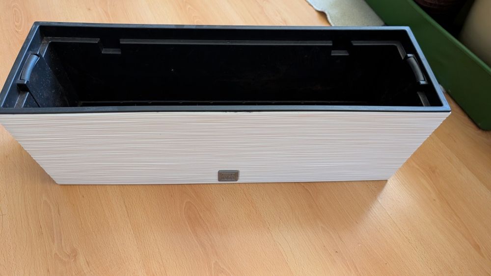 Donica na kwiaty długa