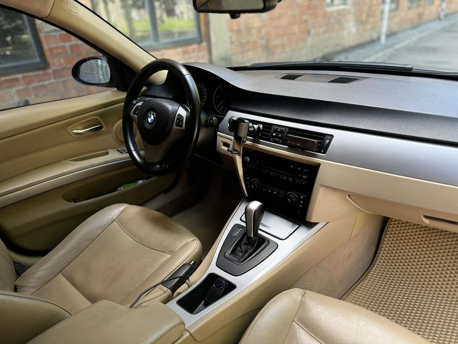 Продам bmw e90 2005