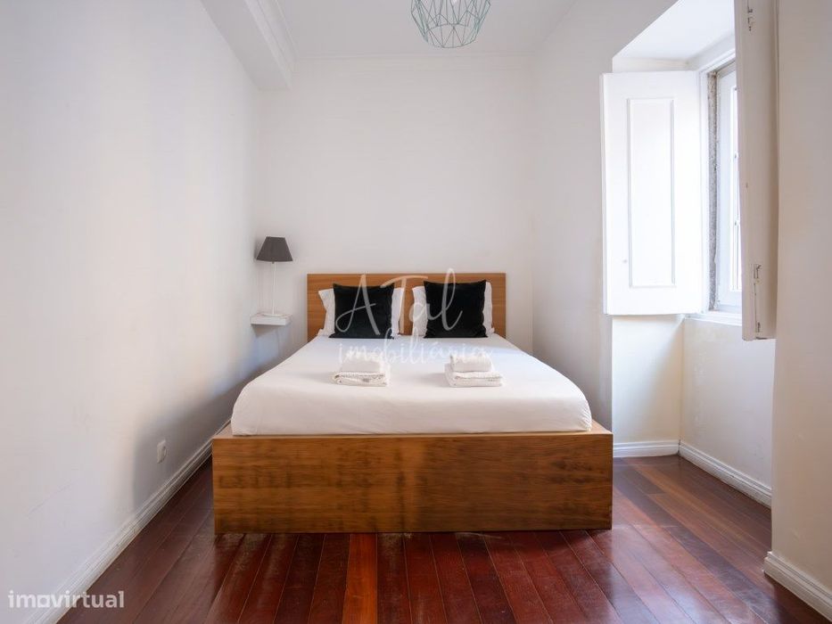 Apartamento T3 com Licença de Alojamento Local e Terrço - Lisboa