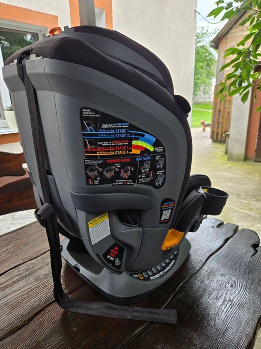 Автокрісло Chicco Fit4