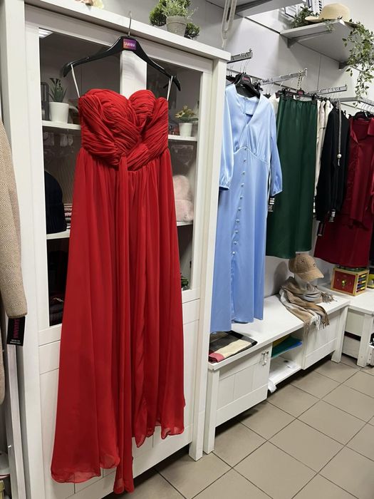 Вечернее женское платье