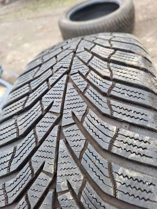 Opona Kumho 215/60 16 zima