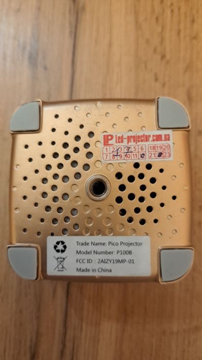 Портативный пико - проектор Atomicx