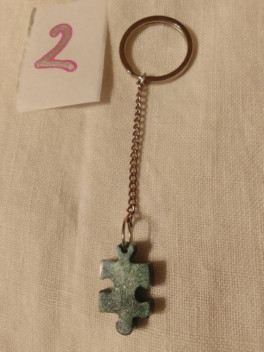 Breloczek w kształcie puzzla