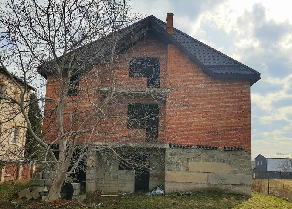 Будинок.Незавершене будівництво.