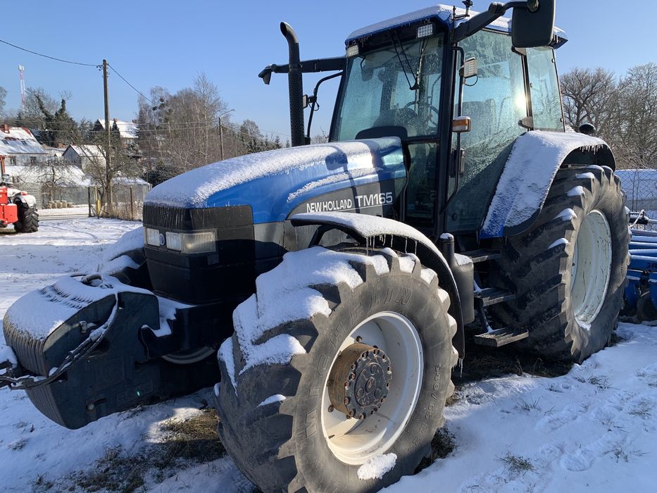 New Holland  TM 165