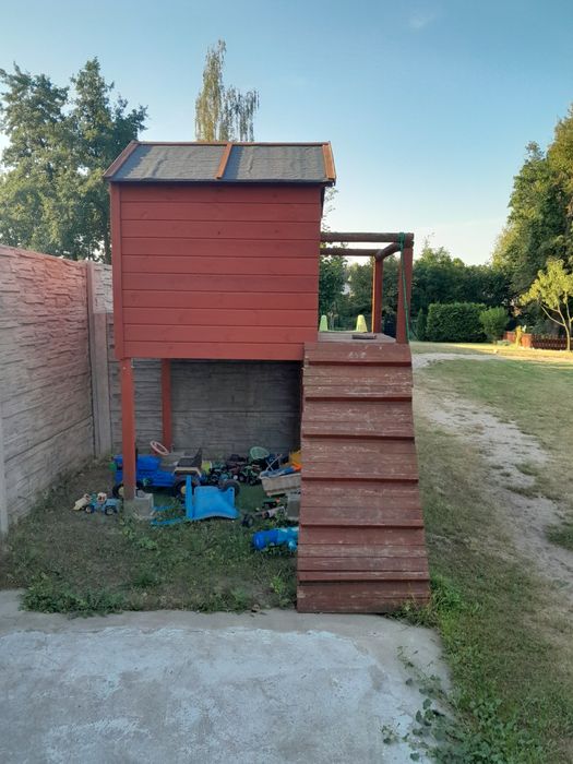 Sprzedam domek ze zjezdzalnią 3 metrową