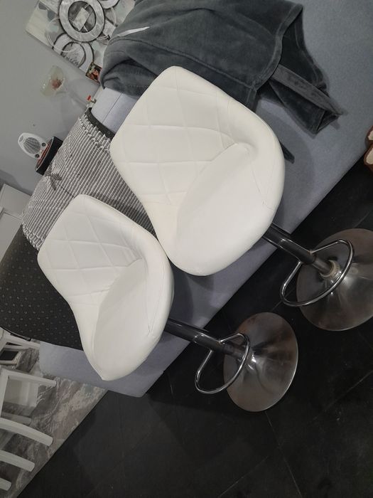 Bancos de bar e cosinha