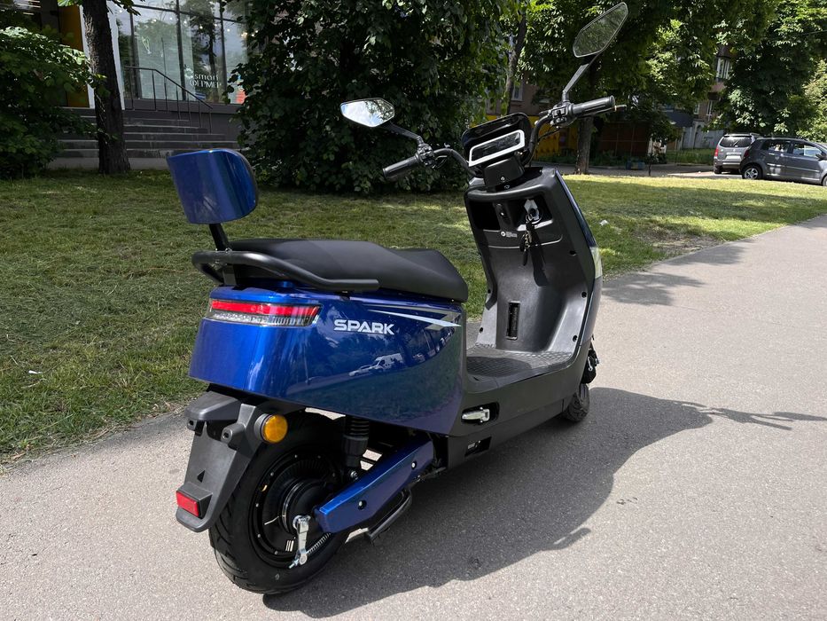 Електроскутер SPARK SP1500E-1