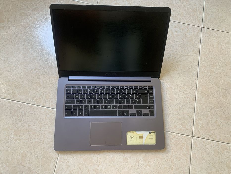 Laptop448073811530229760