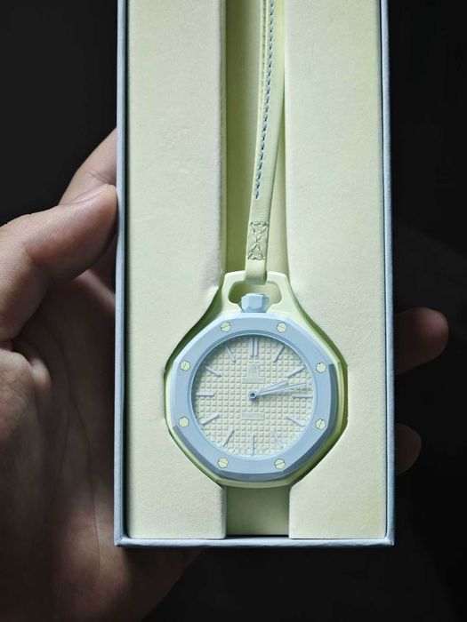 Swatch AP Blaue Acht SSX03L101N– limonkowy tapisserie, niebieski bezel