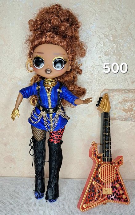 LOL OMG з музикальним інструментом