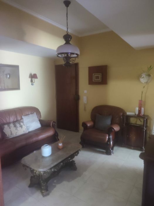 Alugo Quarto em CORROIOS  perto da estação dos comboios, 350 euros com todas as despesas incluídas, água  luz gás  internet,